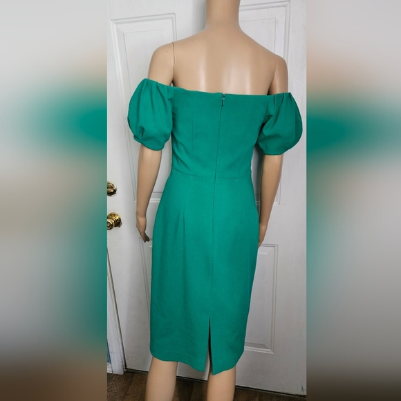 Black Halo Arden Off The Shoulder Dress - Picture 3 of 8